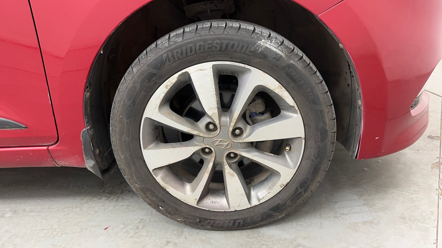 Used 2015 Hyundai Elite i20 Asta 1.2 Petrol Manual tyres RIGHT FRONT TYRE RIM VIEW
