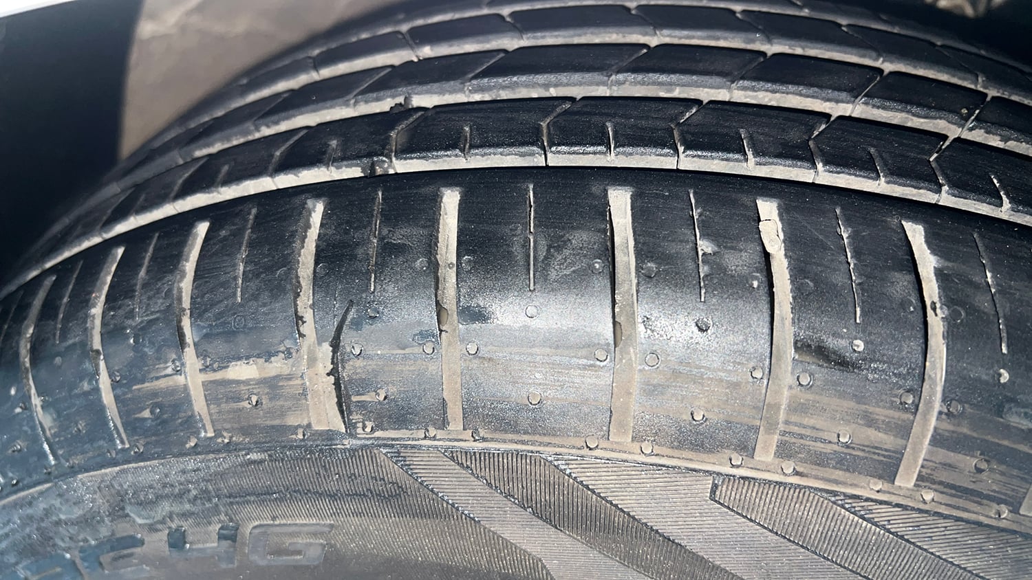Used 2018 Volkswagen Polo Comfortline 1.0L (P) Petrol Manual tyres RIGHT FRONT TYRE TREAD VIEW