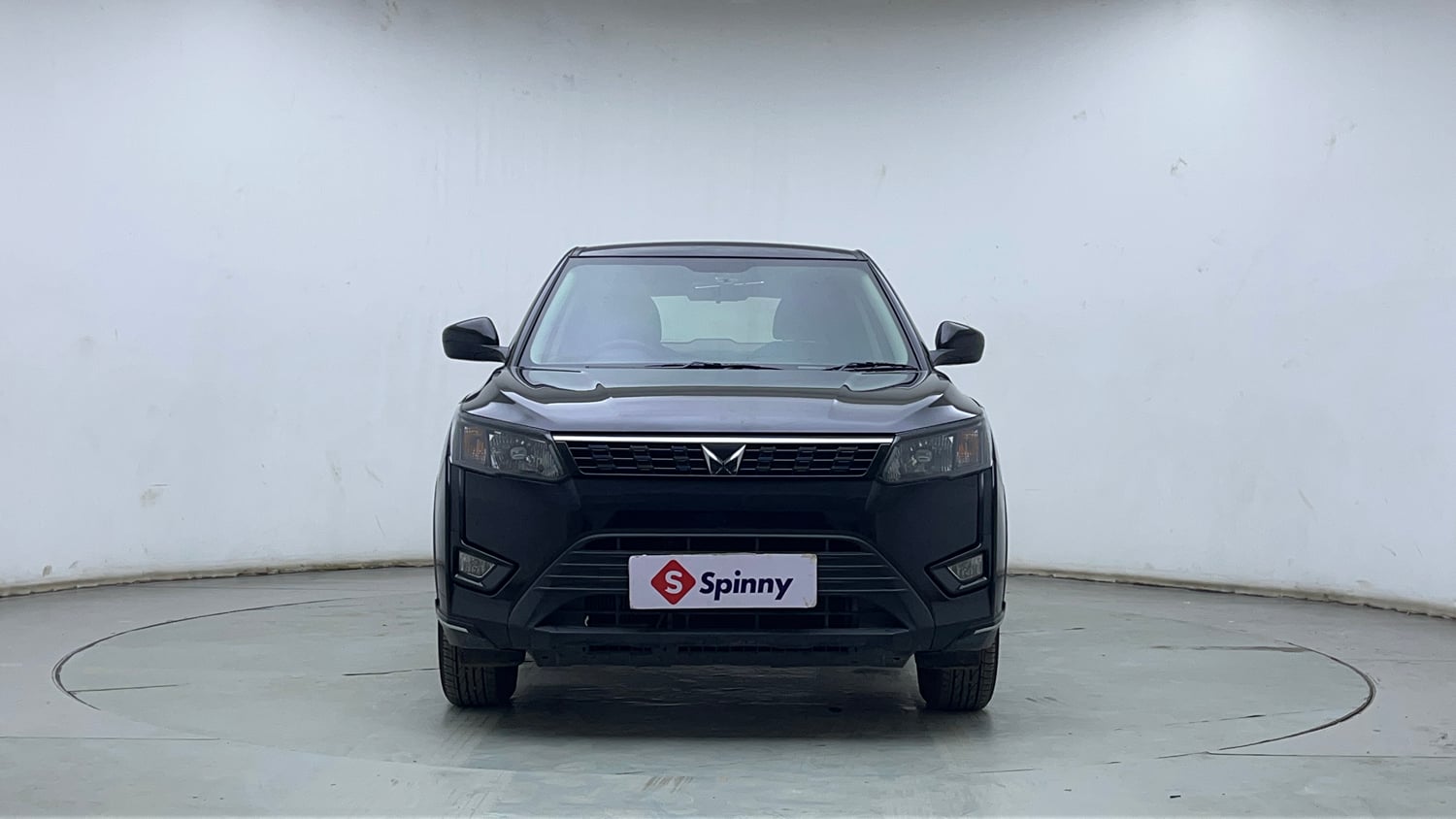 Used 2023 Mahindra XUV 300 W4 1.2 Petrol Petrol Manual exterior FRONT VIEW