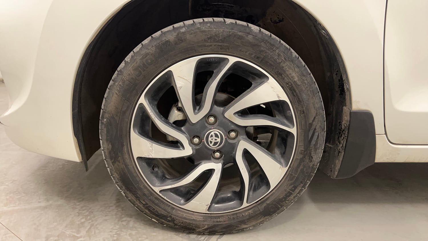 Used 2021 Toyota Glanza G Petrol Manual tyres LEFT FRONT TYRE RIM VIEW