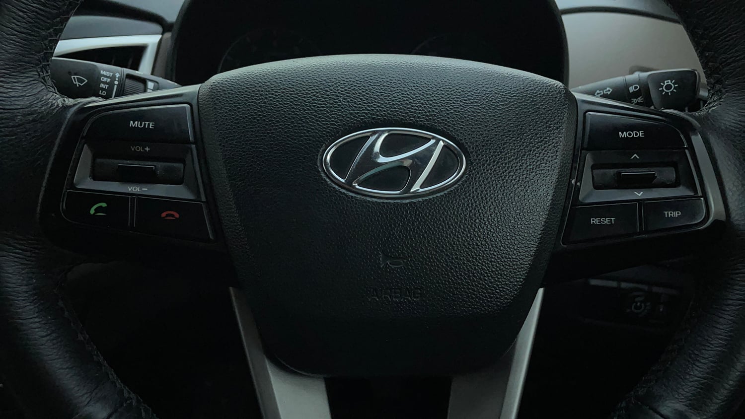 Used 2018 Hyundai Creta 1.6 E+ VTVT Petrol + CNG (Outside Fitted) Cng Manual top_features Airbags