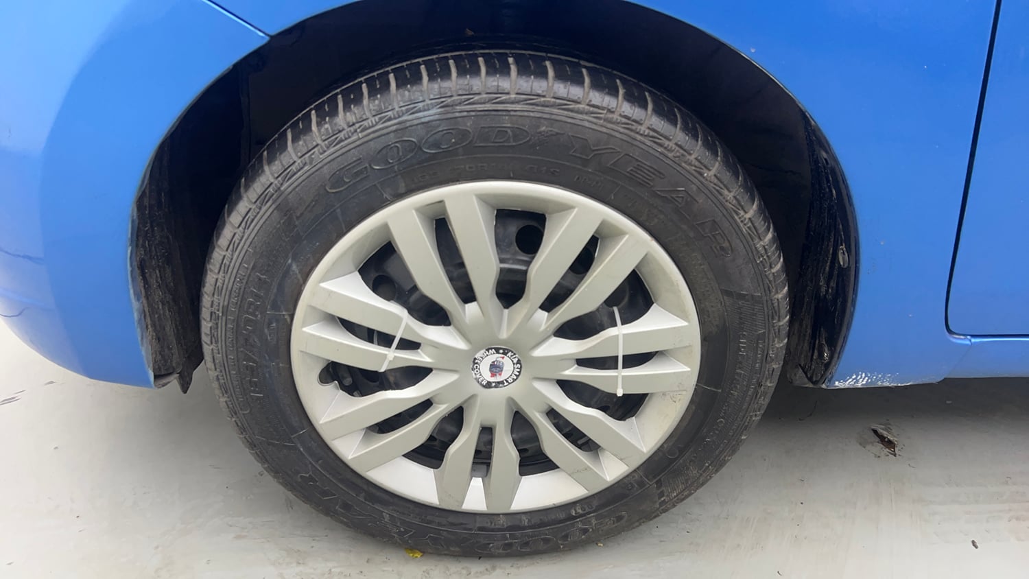 Used 2015 Maruti Suzuki Celerio VXi AMT Petrol Automatic tyres LEFT FRONT TYRE RIM VIEW