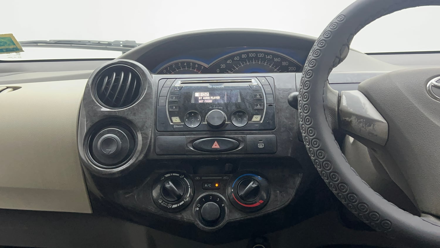 Used 2016 Toyota Etios Liva V Petrol Manual interior MUSIC SYSTEM & AC CONTROL VIEW