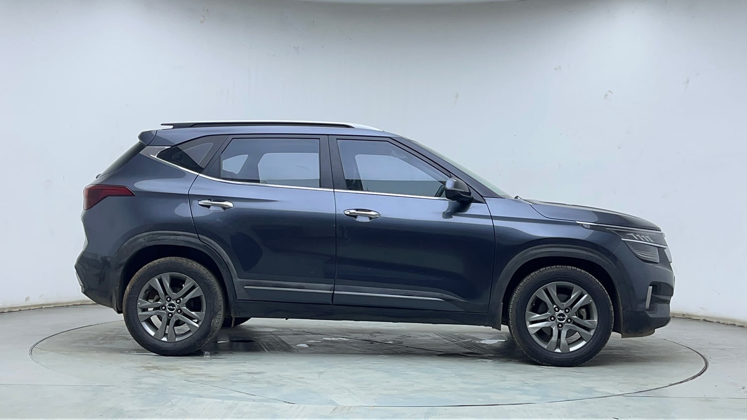 Used 2021 Kia Seltos HTX 1.5 Diesel Diesel Manual exterior RIGHT SIDE VIEW