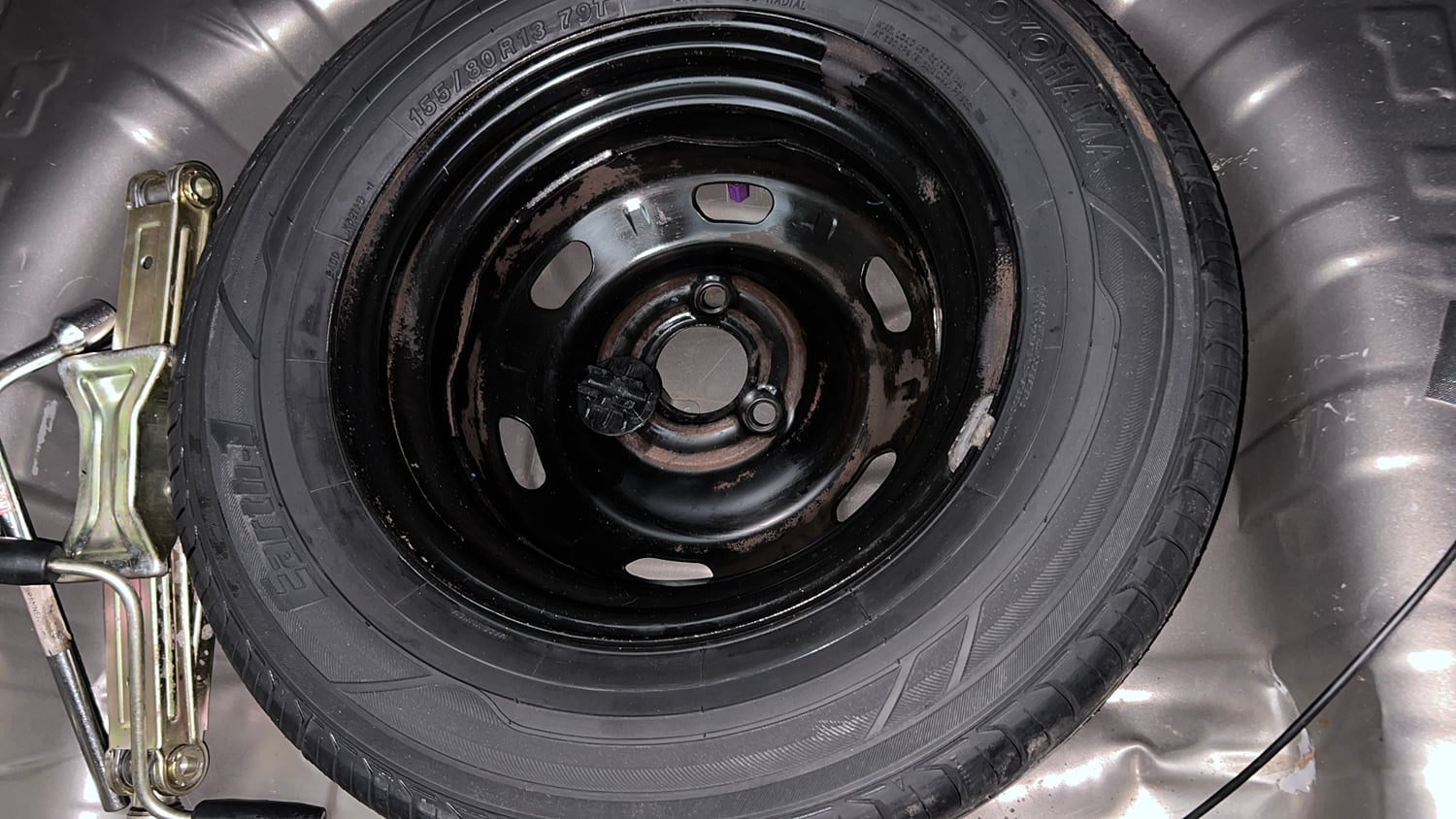 Used 2016 Renault Kwid RXT Petrol Manual tyres SPARE TYRE VIEW