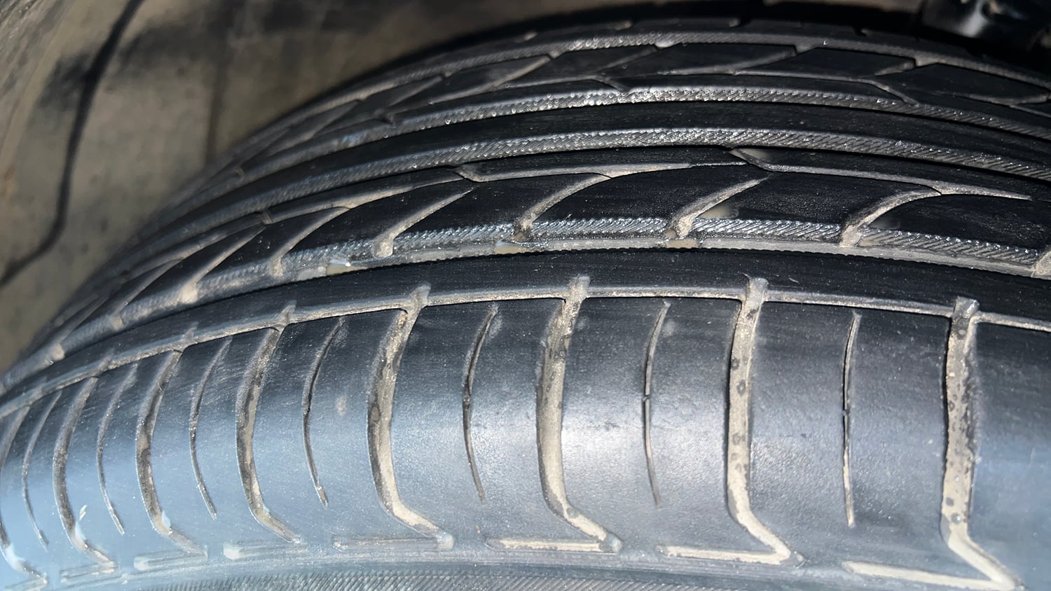 Used 2019 kia Seltos GTX Plus DCT 1.4 Petrol Automatic tyres RIGHT FRONT TYRE TREAD VIEW