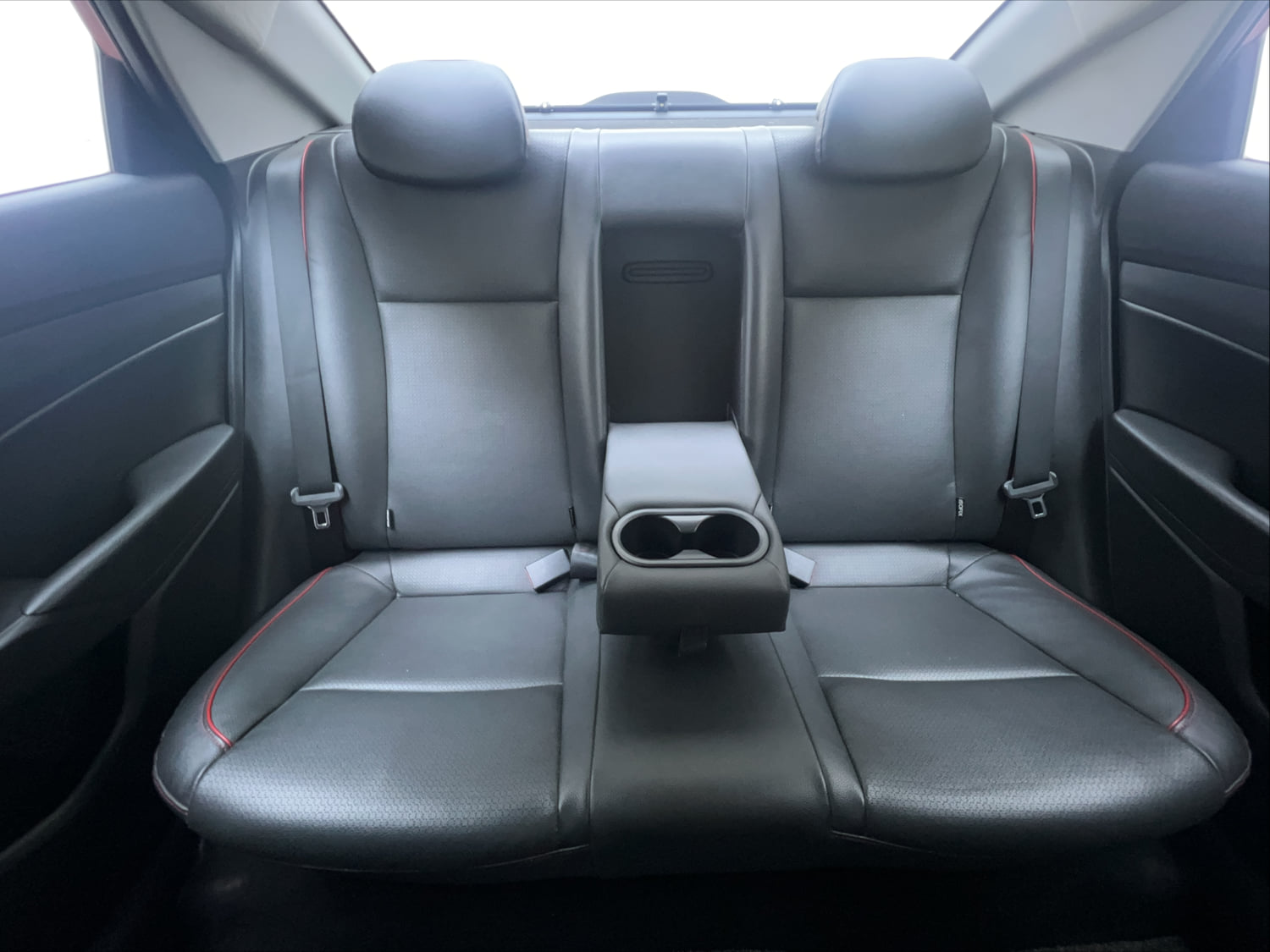Used 2021 Hyundai Verna SX (O) 1.0 Turbo DCT Petrol Automatic interior REAR SEAT CONDITION VIEW