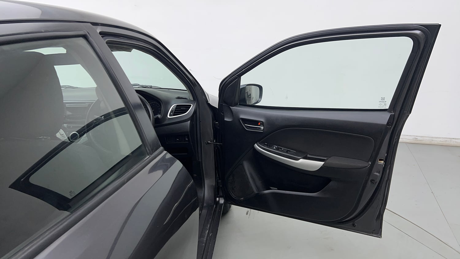 Used 2018 Maruti Suzuki Baleno Delta 1.2 Petrol Manual interior RIGHT FRONT DOOR OPEN VIEW