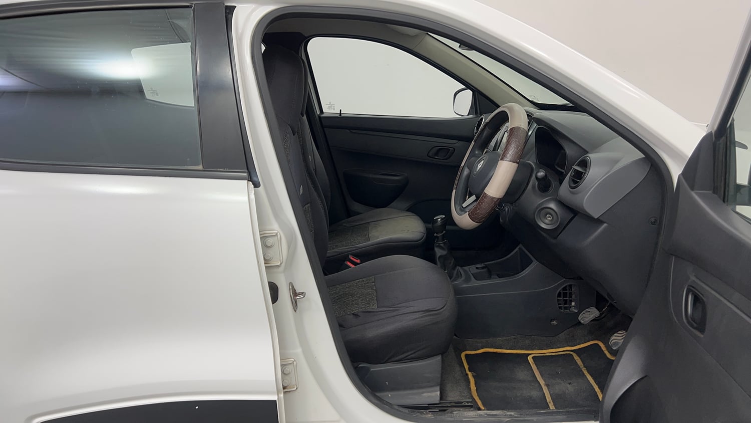 Used 2016 Renault Kwid RXT Petrol Manual interior RIGHT SIDE FRONT DOOR CABIN VIEW