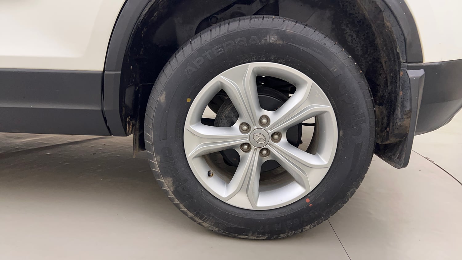 Used 2022 Tata Harrier XT Diesel Manual tyres LEFT REAR TYRE RIM VIEW