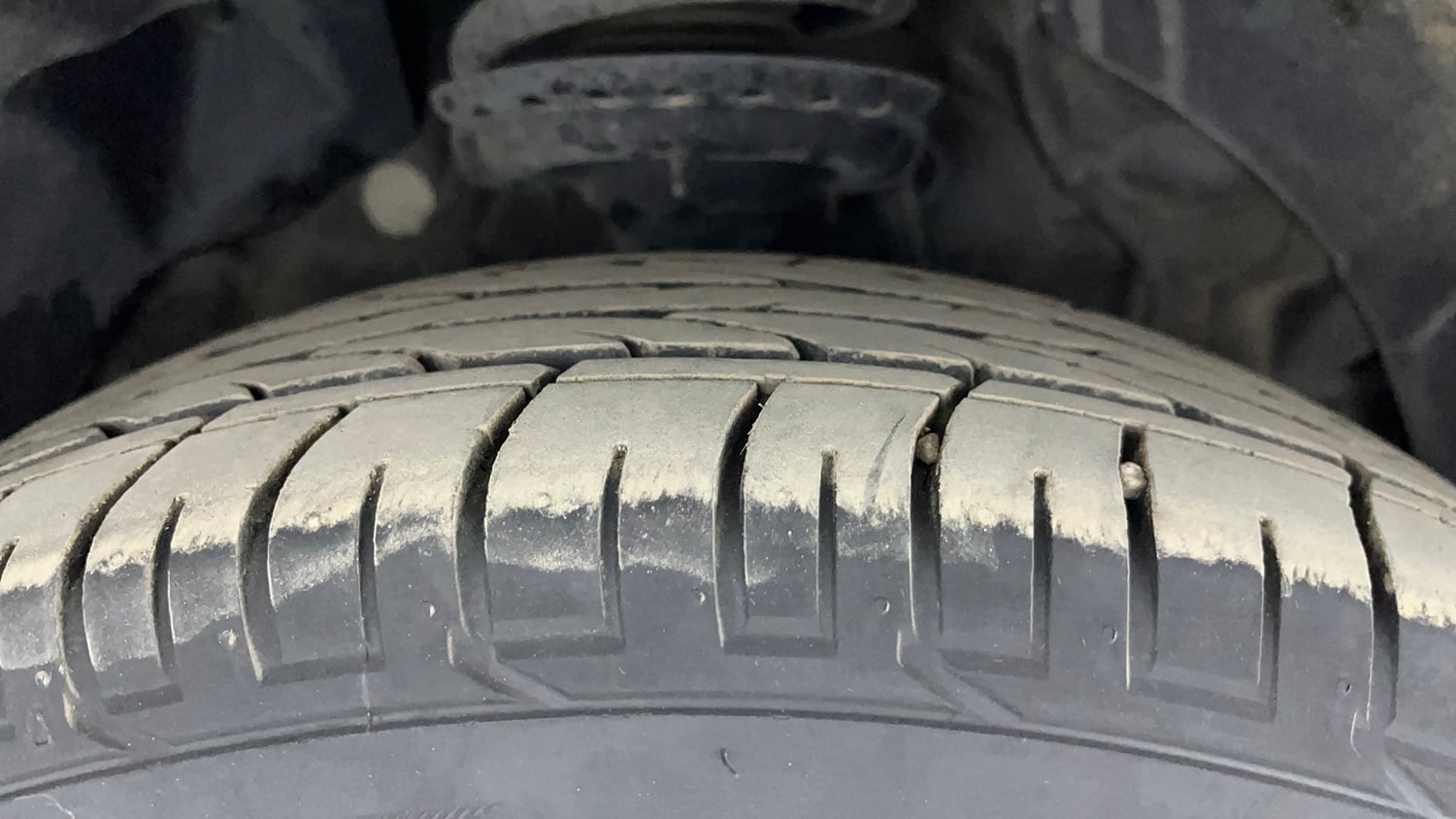 Used 2023 Mahindra XUV 300 W4 1.2 Petrol Petrol Manual tyres RIGHT FRONT TYRE TREAD VIEW