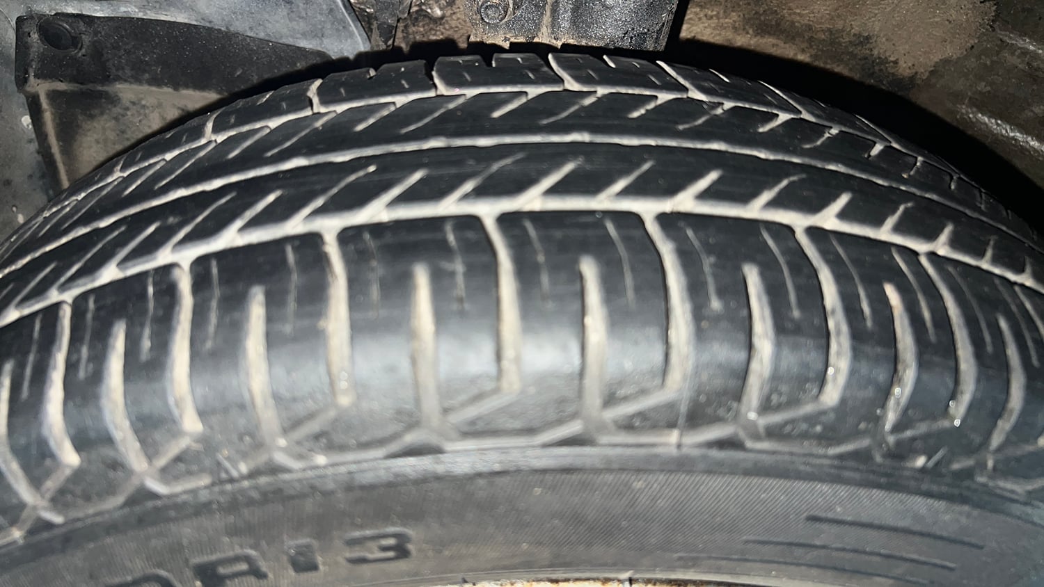 Used 2020 Maruti Suzuki Wagon R LXi (O) 1.0 CNG Cng Manual tyres LEFT FRONT TYRE TREAD VIEW