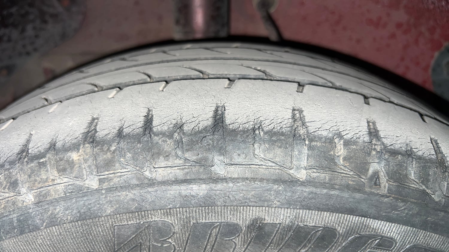 Used 2016 Tata Zest XT Petrol Petrol Manual tyres RIGHT REAR TYRE TREAD VIEW