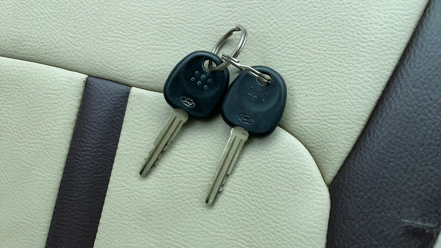 Used 2012 Hyundai i10 Magna 1.1 iRDE2 Petrol Manual extra CAR KEY VIEW