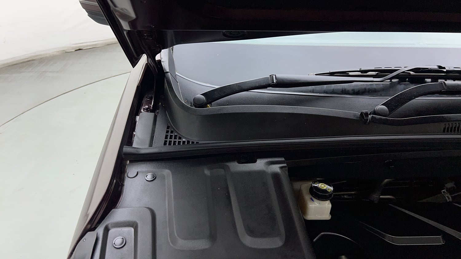 Used 2021 MG Motors Hector Sharp 1.5 Petrol CVT Petrol Automatic engine ENGINE RIGHT SIDE HINGE & APRON VIEW