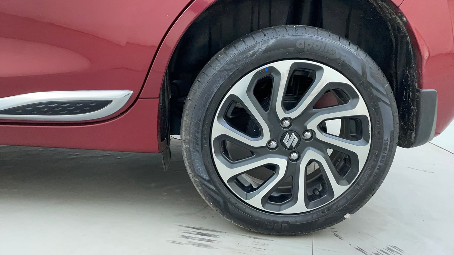 Used 2022 Maruti Suzuki Baleno Alpha MT Petrol Manual tyres LEFT REAR TYRE RIM VIEW