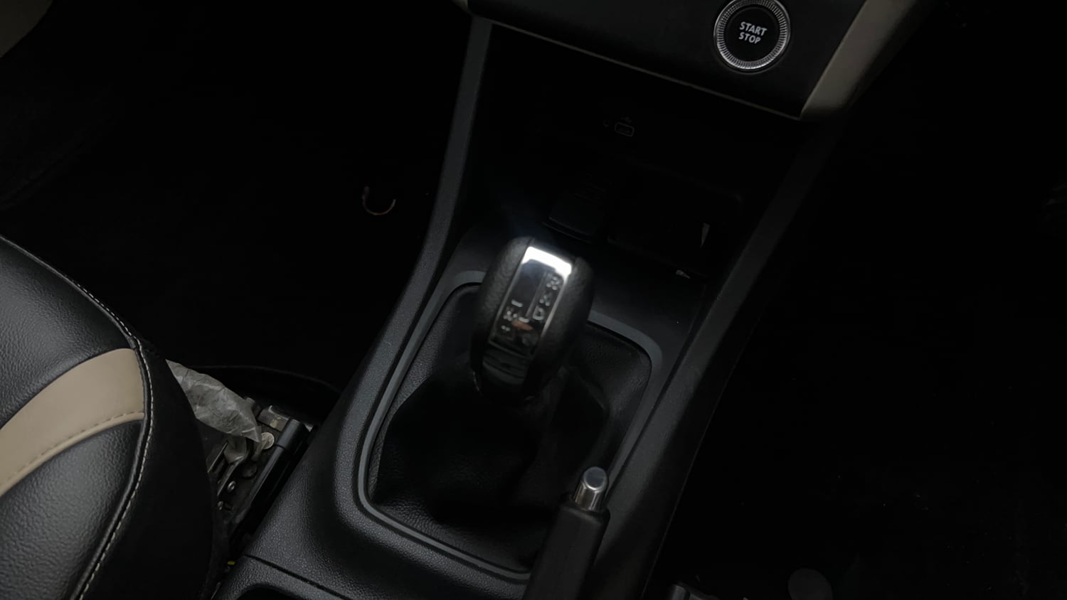 Used 2021 Renault Triber RXZ EASY-R AMT Petrol Automatic interior GEAR  KNOB VIEW