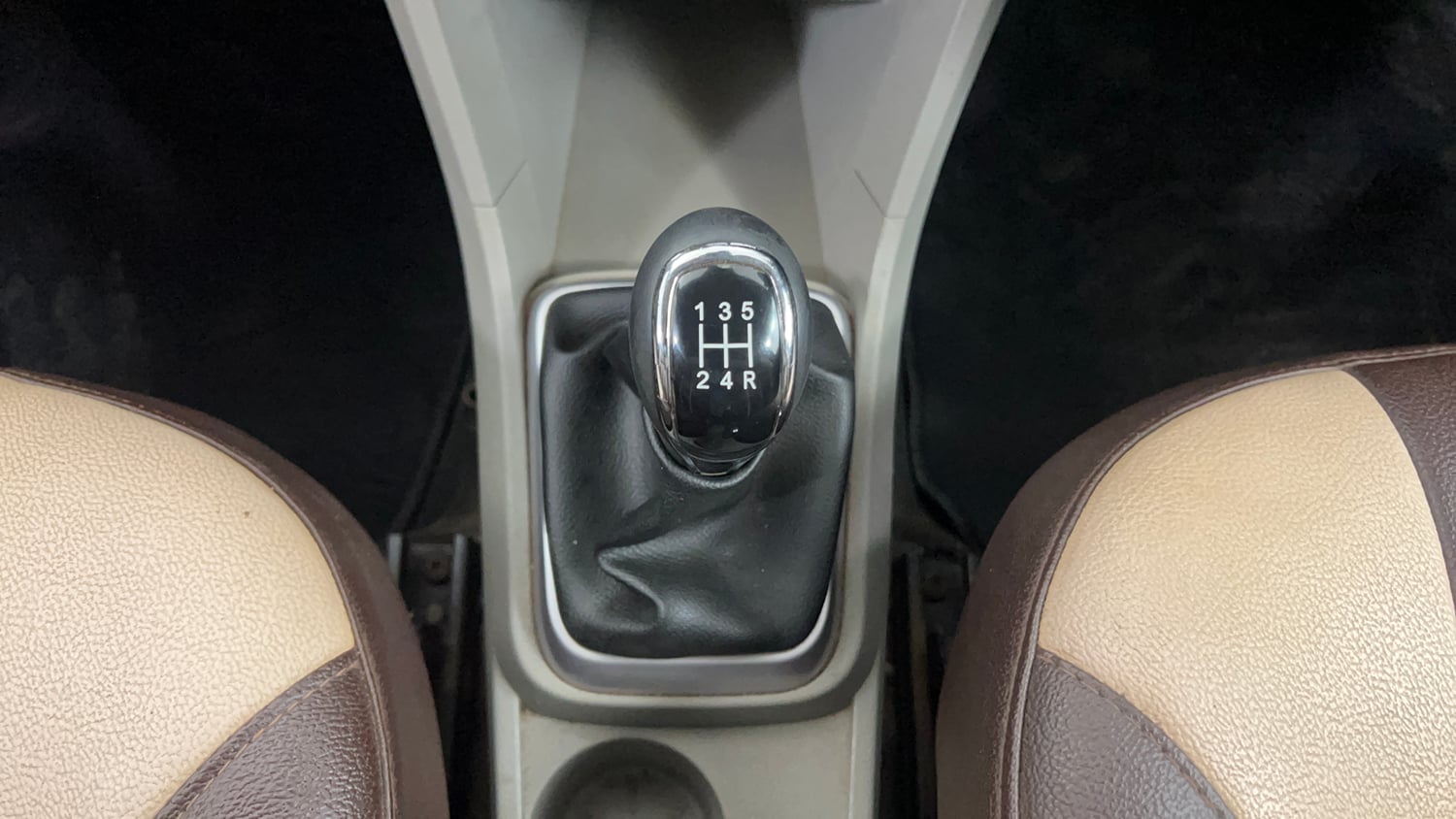 Used 2017 Tata Tiago Revotron XZ Petrol Manual interior GEAR  KNOB VIEW