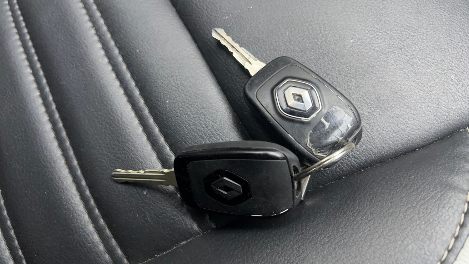 Used 2020 Renault Triber RXL Petrol Manual extra CAR KEY VIEW