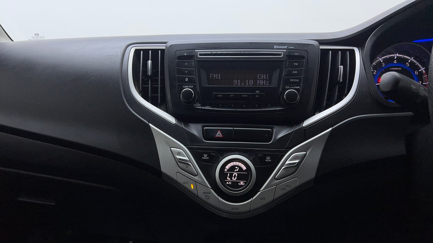 Used 2018 Maruti Suzuki Baleno Delta 1.2 Petrol Manual top_features Integrated (in-dash) music system