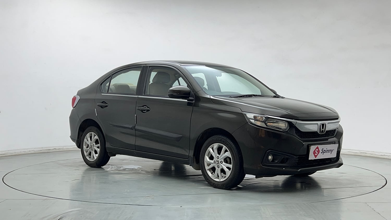 Used 2021 Honda Amaze 1.2 VX CVT Petrol Petrol Automatic exterior RIGHT FRONT CORNER VIEW