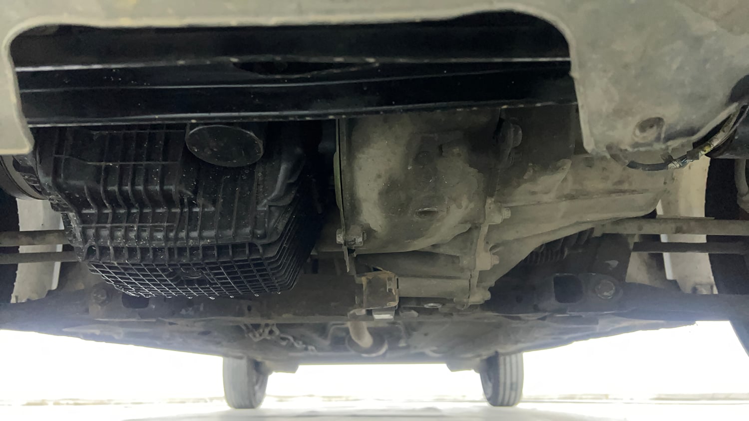 Used 2017 Renault Kwid RXL Petrol Manual extra FRONT LEFT UNDERBODY VIEW