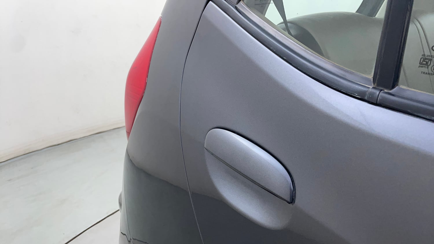 Used 2012 Hyundai i10 Magna 1.1 iRDE2 Petrol Manual dents MINOR SCRATCH