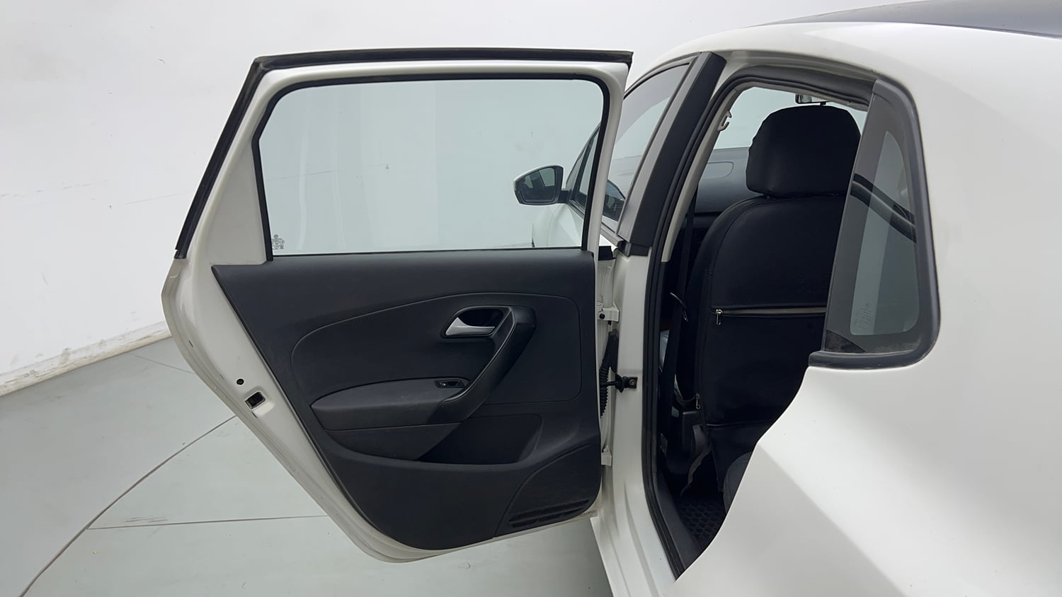 Used 2018 Volkswagen Polo Comfortline 1.0L (P) Petrol Manual interior LEFT REAR DOOR OPEN VIEW