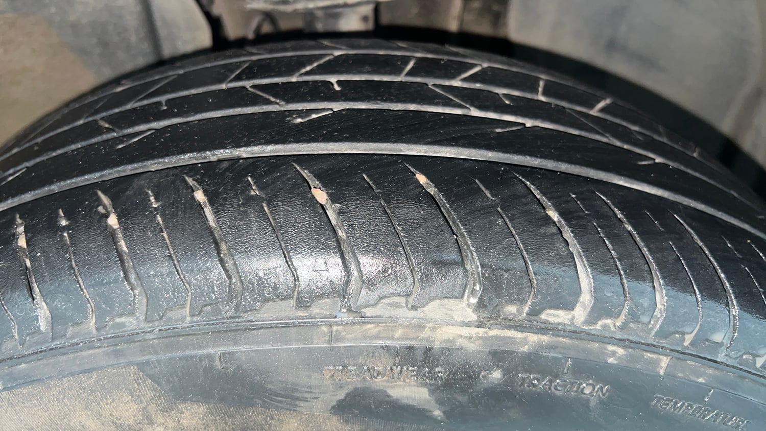 Used 2021 Nissan Magnite XV Dual Tone Petrol Manual tyres RIGHT FRONT TYRE TREAD VIEW