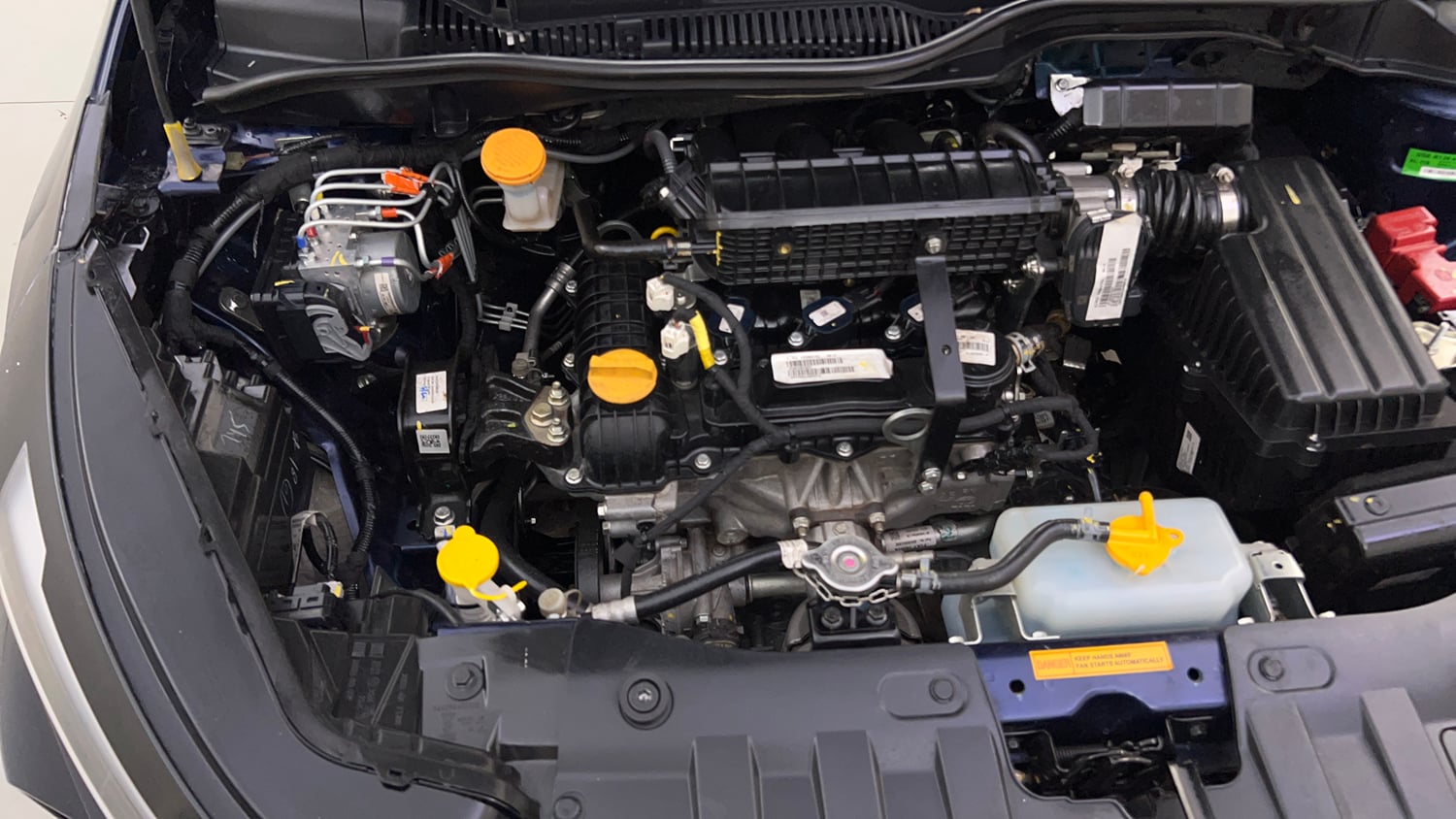 Used 2025 Tata Altroz Accomplished S Petrol 5MT Petrol Manual engine ENGINE RIGHT SIDE VIEW