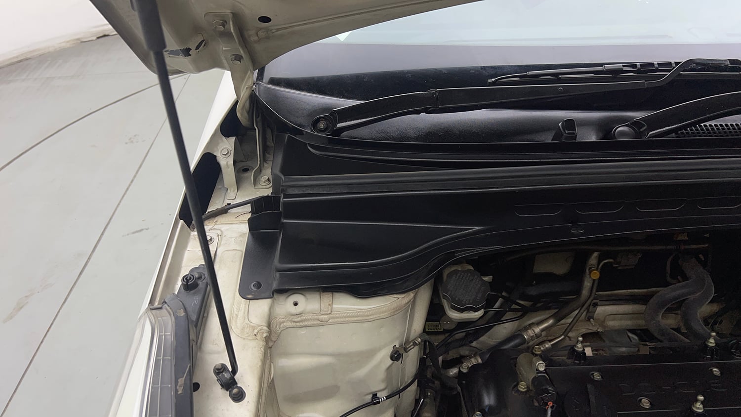 Used 2017 Hyundai Creta SX Plus 1.6 AT Petrol Petrol Automatic engine ENGINE RIGHT SIDE HINGE & APRON VIEW