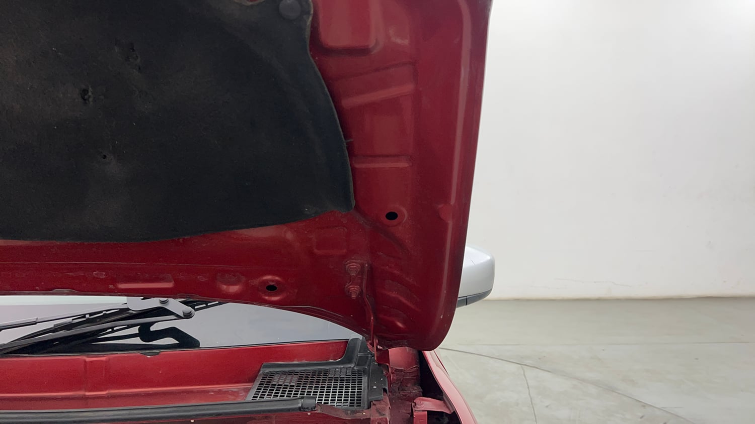 Used 2018 Renault Kwid 1.0 RXT AMT Opt Petrol Automatic engine ENGINE LEFT SIDE HINGE & APRON VIEW