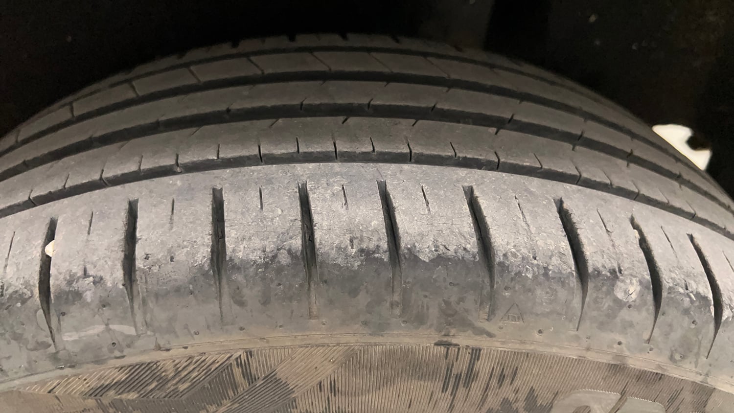Used 2021 Toyota Glanza G Petrol Manual tyres LEFT REAR TYRE TREAD VIEW