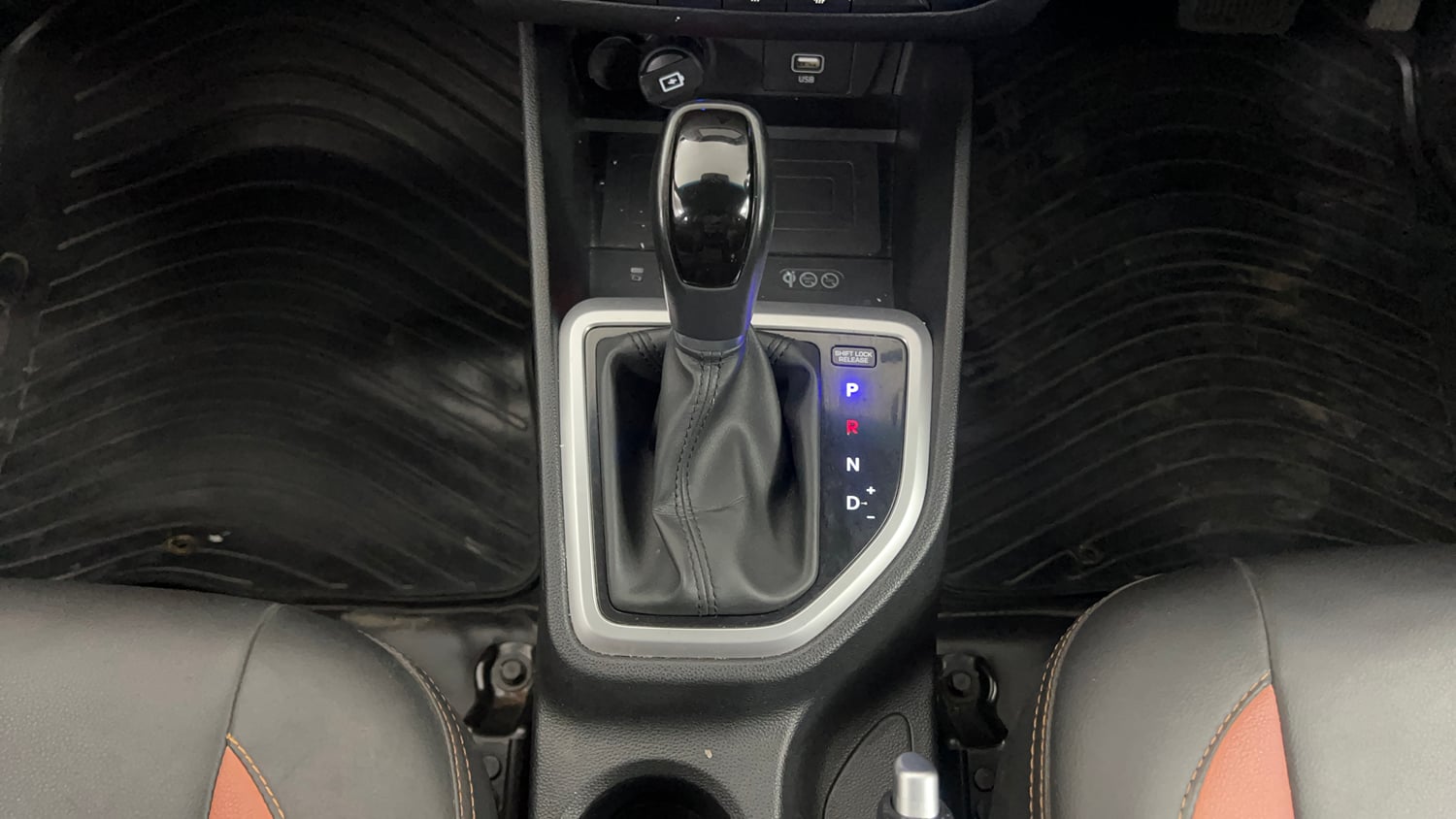 Used 2018 Hyundai Creta SX 1.6 AT Petrol Petrol Automatic interior GEAR  KNOB VIEW