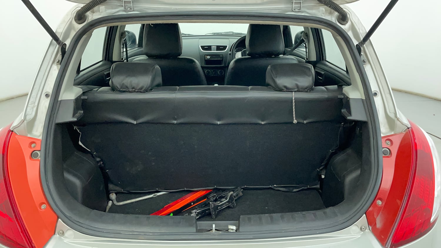 Used 2014 Maruti Suzuki Swift VXi Petrol Manual interior DICKY INSIDE VIEW