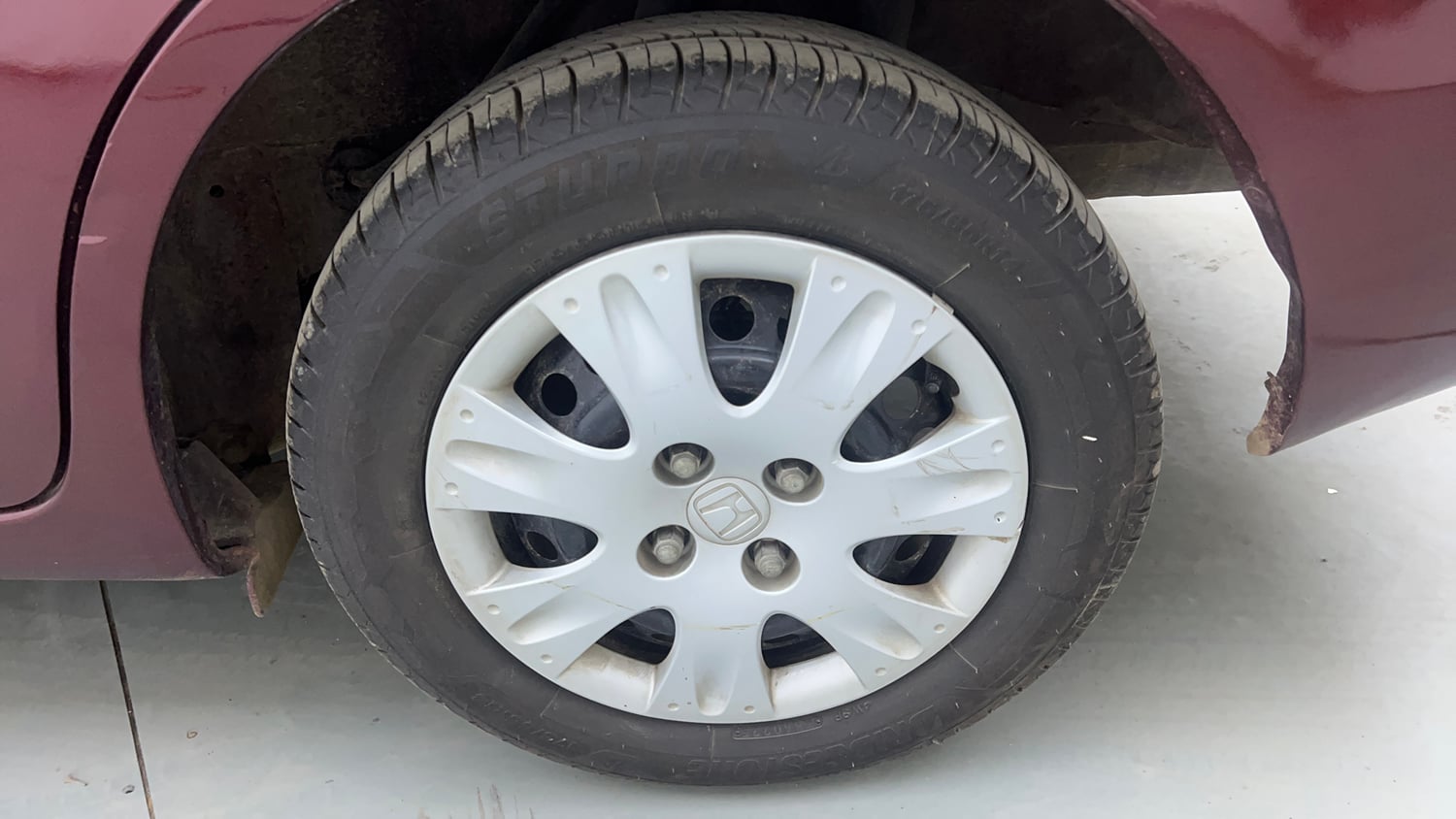 Used 2015 Honda Amaze 1.2 S i-VTEC Petrol Manual tyres LEFT REAR TYRE RIM VIEW