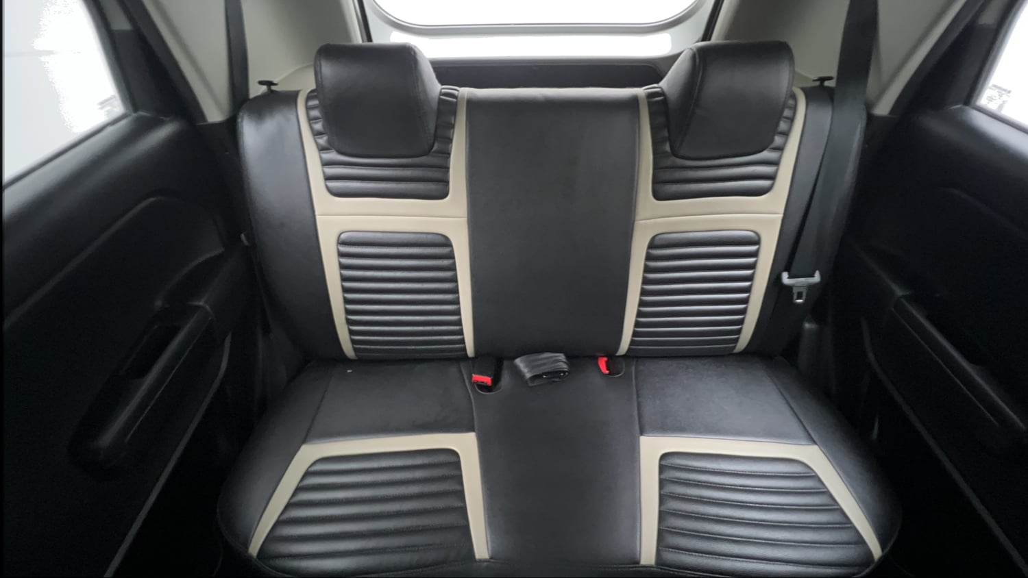 Used 2022 Maruti Suzuki Wagon R 1.0 LXi (O) 1.0 Petrol Manual interior REAR SEAT CONDITION VIEW