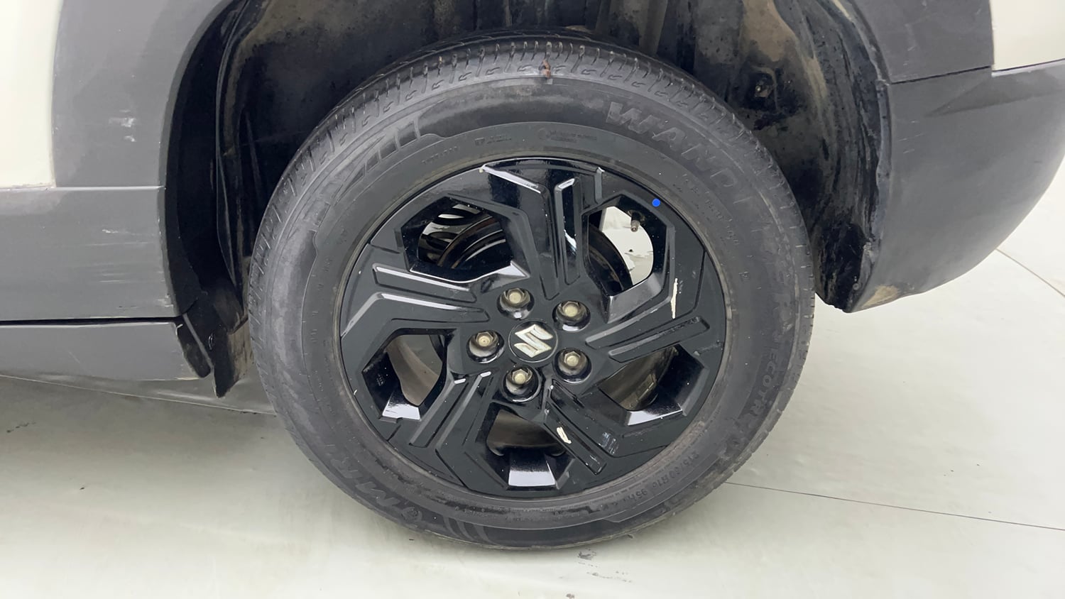 Used 2023 Maruti Suzuki Brezza ZXi Petrol Manual tyres LEFT REAR TYRE RIM VIEW