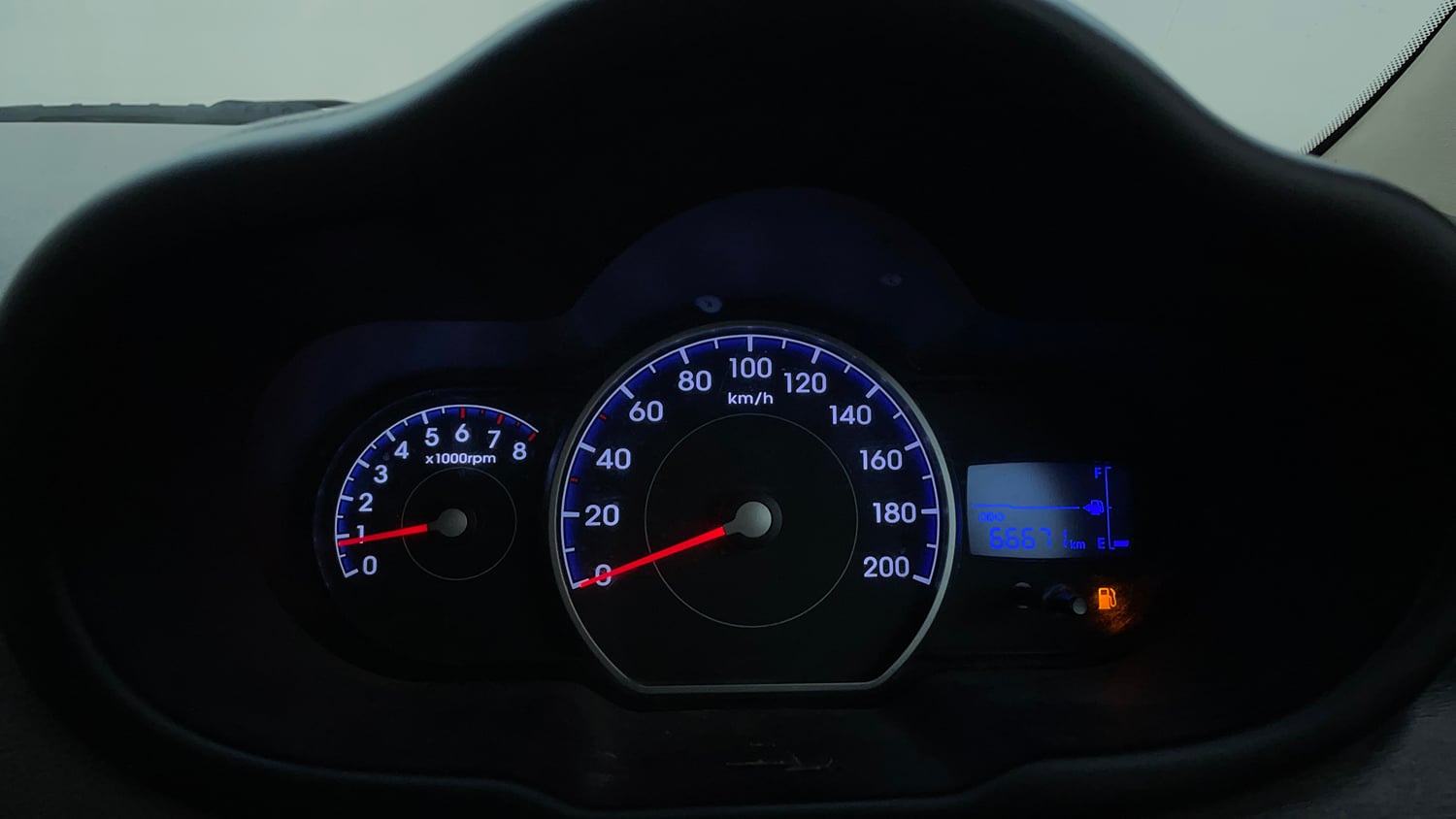 Used 2012 Hyundai i10 Magna 1.1 iRDE2 Petrol Manual interior CLUSTERMETER VIEW