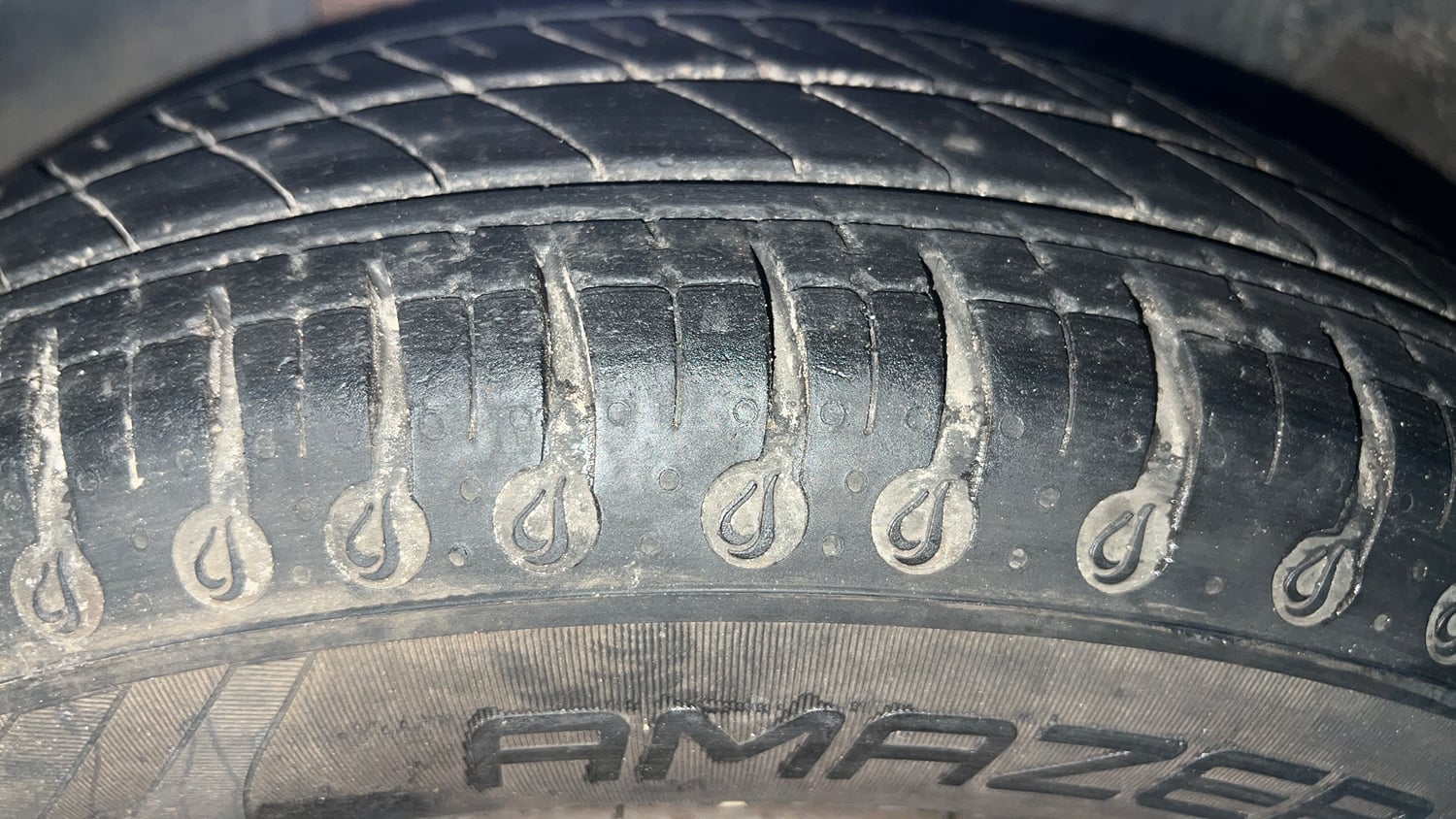 Used 2021 Datsun Redi-GO T(O) 1.0 AMT Petrol Automatic tyres LEFT FRONT TYRE TREAD VIEW