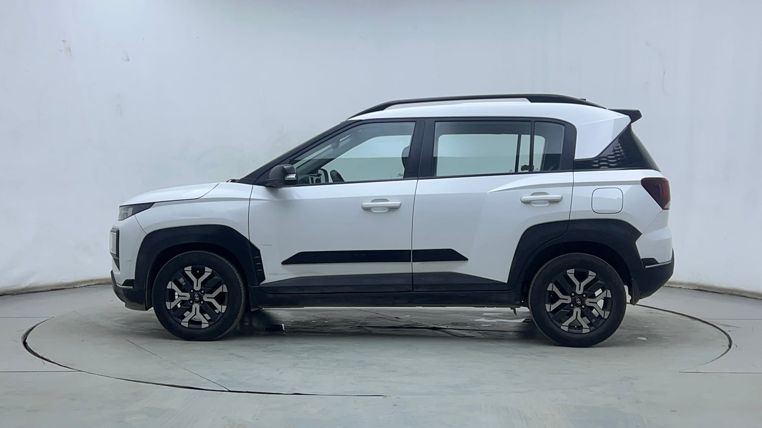 Used 2025 Hyundai Exter SX (O) Connect 1.2 MT Petrol Manual exterior LEFT SIDE VIEW