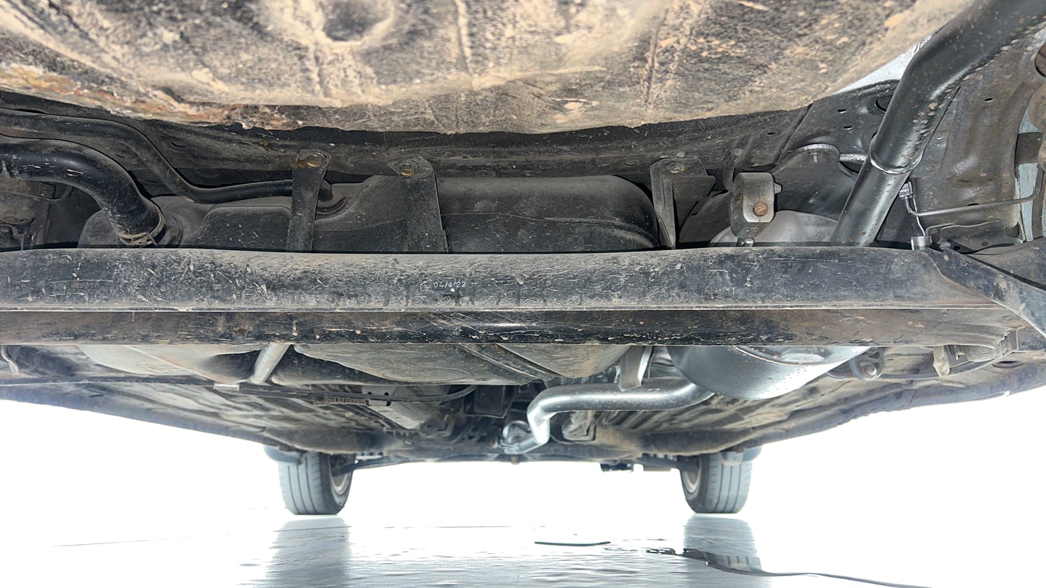 Used 2025 honda Amaze 2nd Generation VX 1.2 Petrol MT Petrol Manual extra REAR UNDERBODY VIEW (TAKEN FROM REAR)