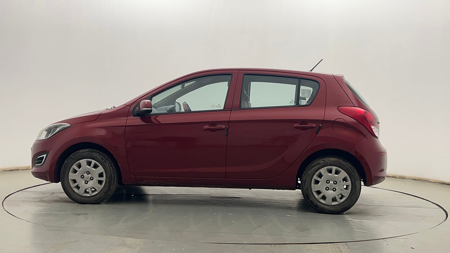 Used 2013 Hyundai i20 Magna (O) 1.2 Petrol Manual exterior LEFT SIDE VIEW