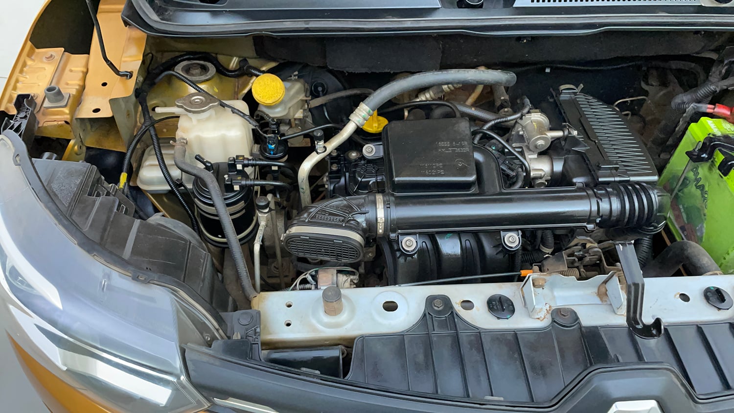 Used 2020 Renault Triber RXZ Petrol Manual engine ENGINE RIGHT SIDE VIEW