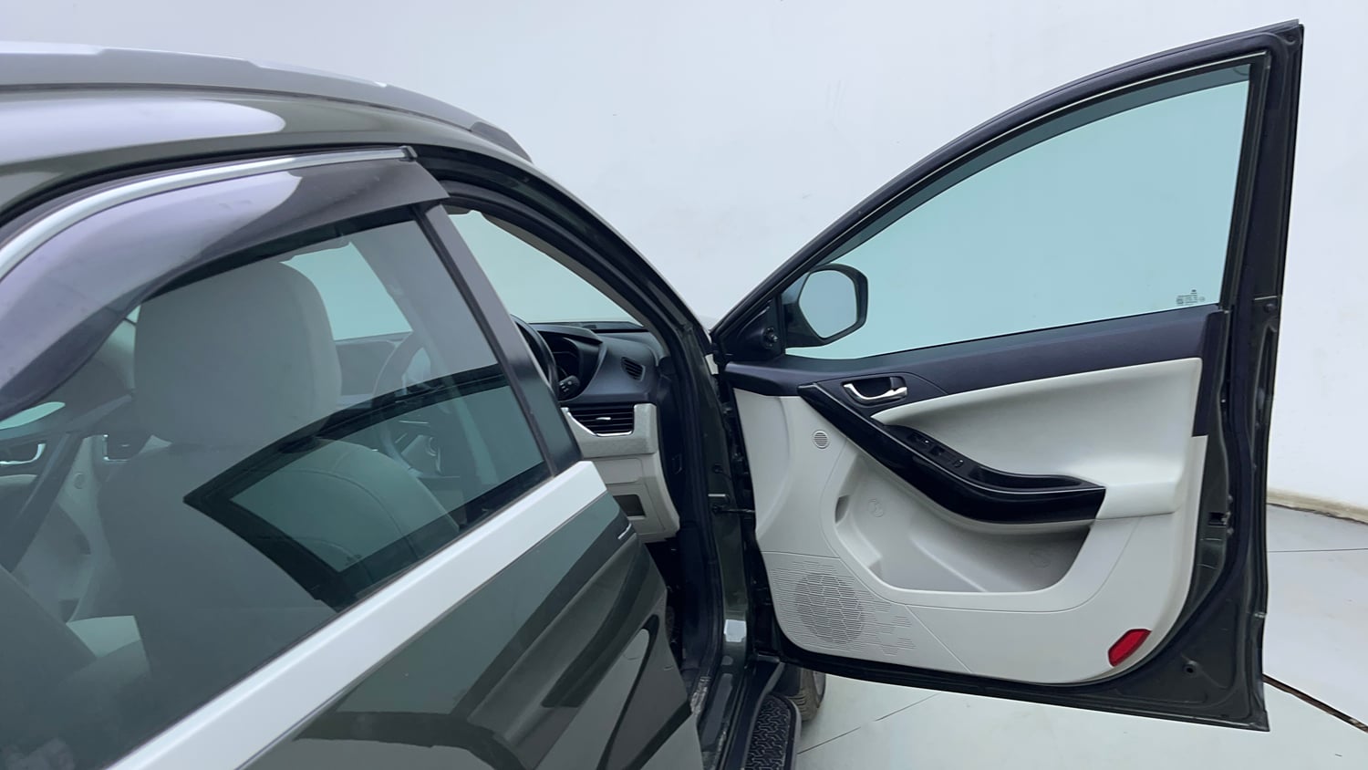 Used 2022 Tata Nexon XZ Plus (Premium) Petrol Manual interior RIGHT FRONT DOOR OPEN VIEW