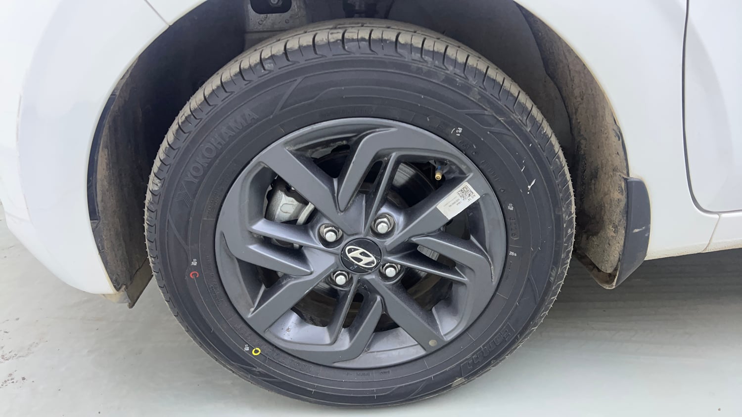 Used 2022 Hyundai Grand i10 Nios Sportz 1.2 Kappa VTVT Petrol Manual tyres LEFT FRONT TYRE RIM VIEW