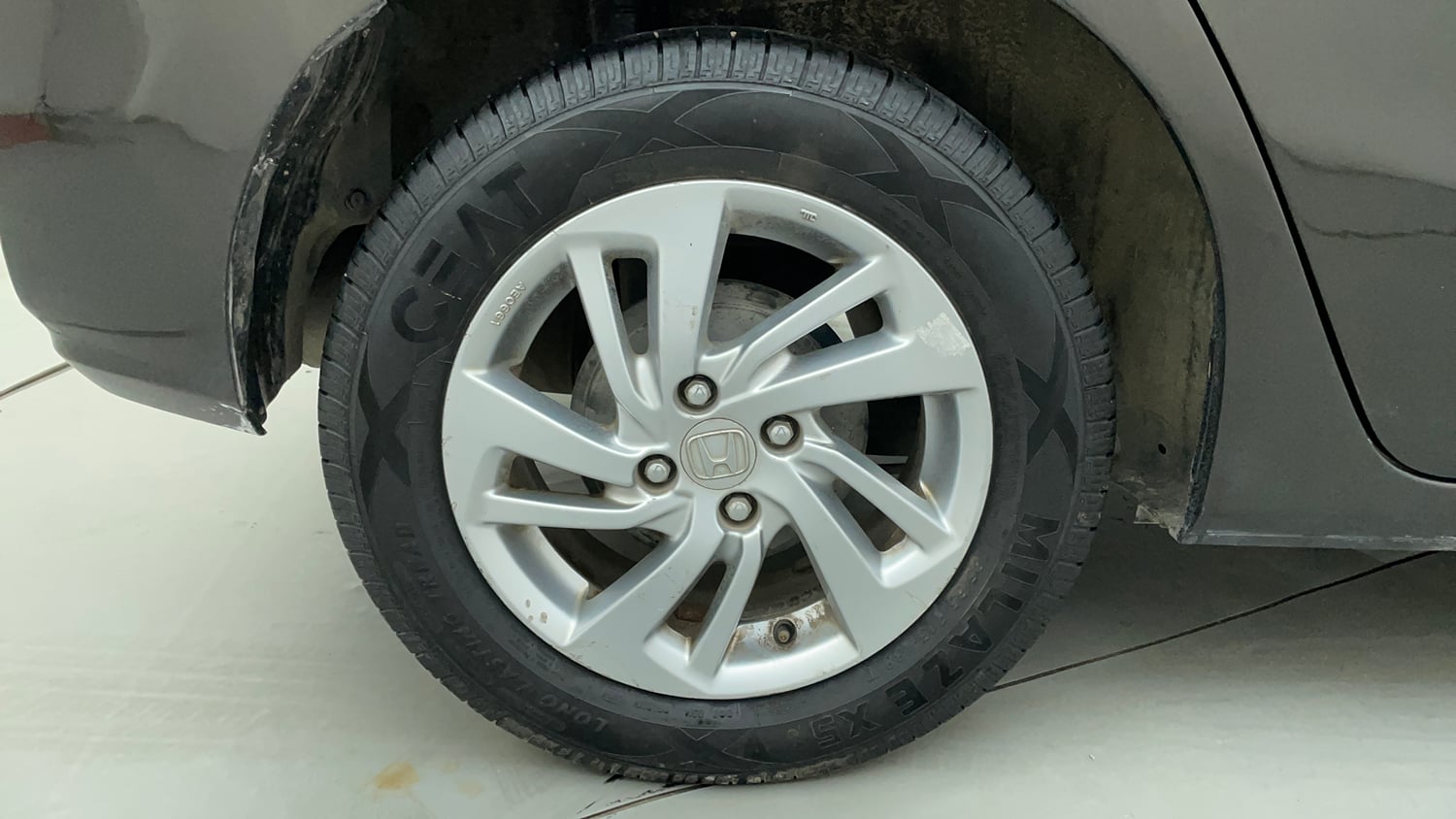 Used 2020 Honda Jazz ZX CVT Petrol Automatic tyres RIGHT REAR TYRE RIM VIEW