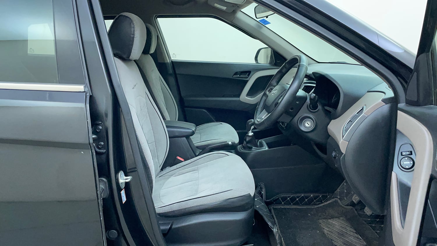 Used 2018 Hyundai Creta 1.6 E+ VTVT Petrol + CNG (Outside Fitted) Cng Manual interior RIGHT SIDE FRONT DOOR CABIN VIEW