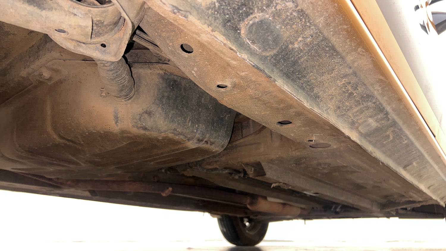 Used 2021 Renault Triber RXZ EASY-R AMT Petrol Automatic extra REAR RIGHT UNDERBODY VIEW