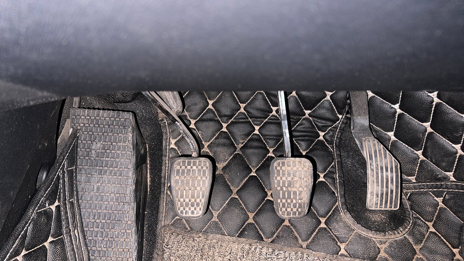 Used 2023 Tata Punch Pure MT Petrol Manual interior PEDALS VIEW